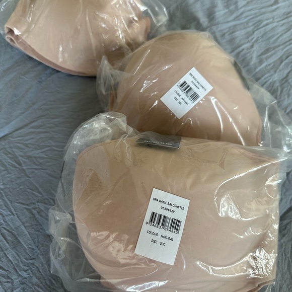 NWT Avenue Plus Size Fashion Balconette Bras - Picture 5 of 9